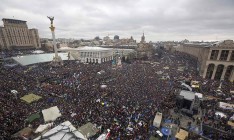 Демонстранты начали возводить возле Кабмина баррикады