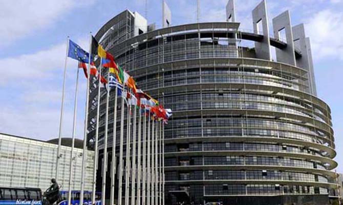 Европарламент одобрил механизм приостановления безвизового режима