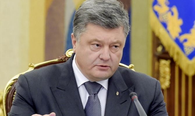 Порошенко наградил 72 военных-участников АТО