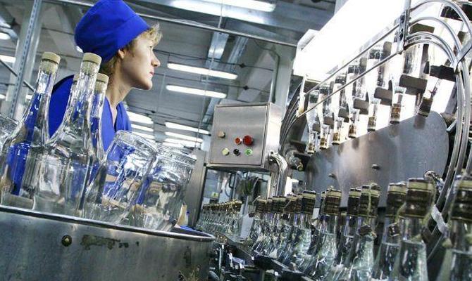 Украина в октябре сократила производство водки на 15,8%