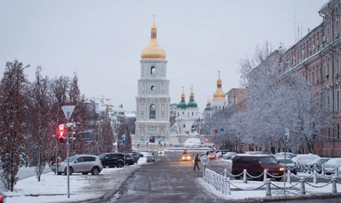 Власти Киева приняли решение на два дня закрыть школы и детсады